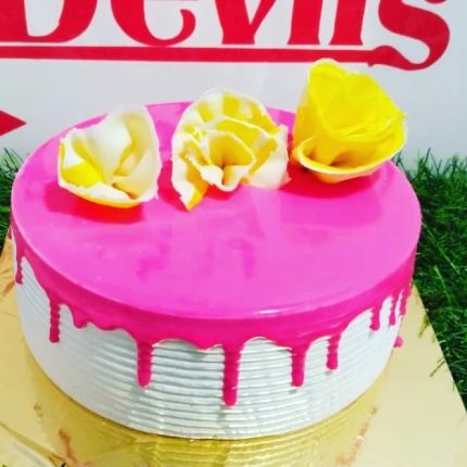 Rich Strawberry Cake